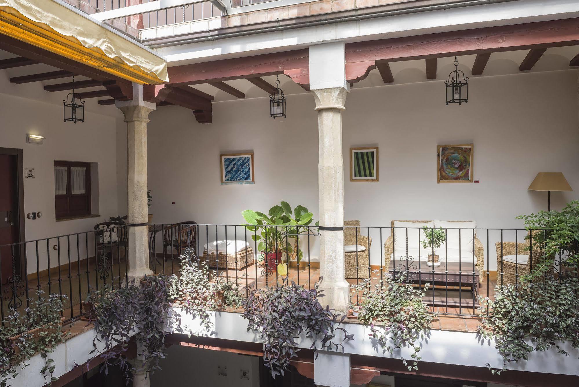 Alvaro De Torres Boutique Úbeda Buitenkant foto